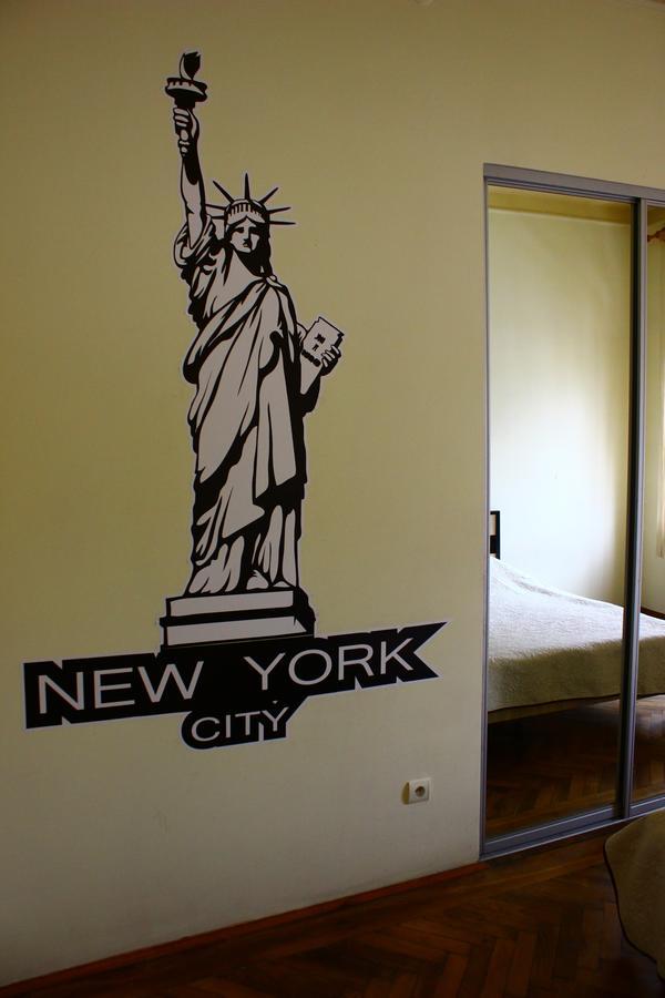 New York Hostel リヴィウ エクステリア 写真